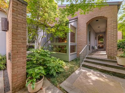 12102 Vendome Pl