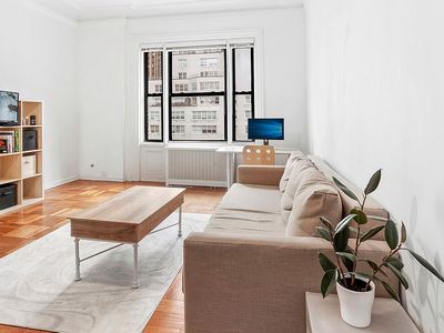 140 W 69th St APT 103B