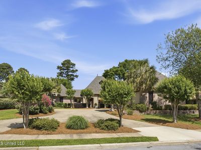 137 Peninsula Dr