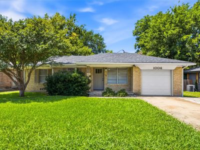 1006 N Grant Dr
