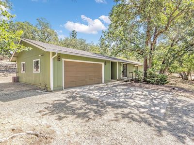 15 Twin Oaks Dr