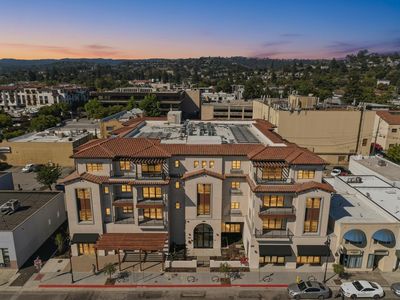 560 El Camino Real #306