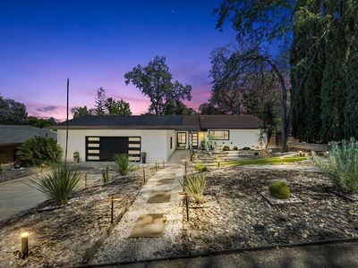 944 King James Way
