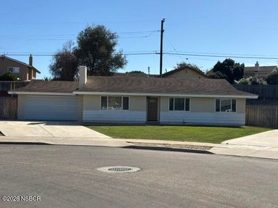 4648 Laurelwood Dr