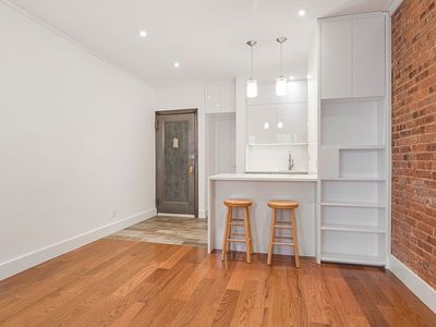 223 E 78th St APT 4C