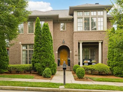 213 Lone Oak Village Way