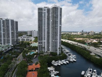 3500 Mystic Pointe Dr APT 401