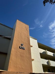 1201 NE 191st St #G313