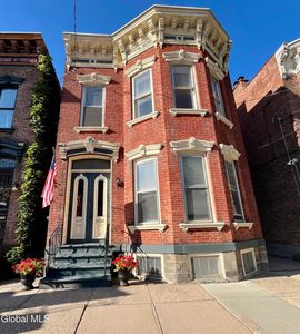 225 Green Street