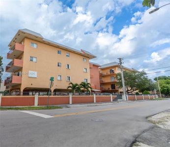 2921 SW 10th St APT 33