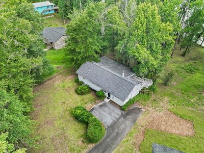 405 Lakeshore Dr