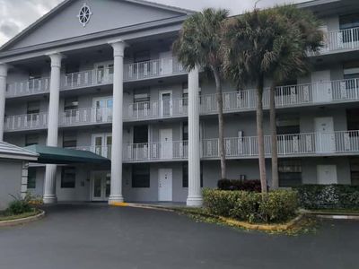 1506 Whitehall Dr #203