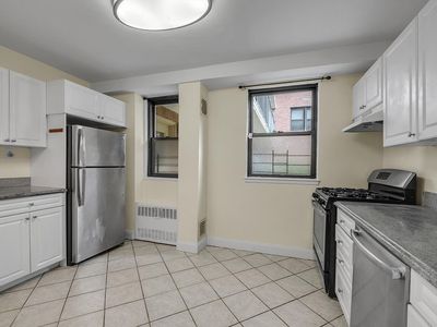 4705 Henry Hudson Pkwy APT 1J
