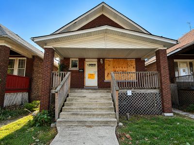 7921 S Ridgeland Ave