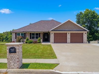 10905 Broadacre Dr