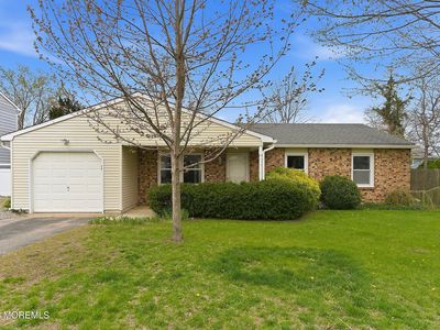 10 Lilac Place