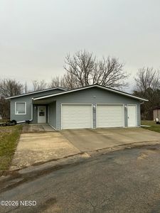 Property at 605 Circle Dr, Clear Lake, SD