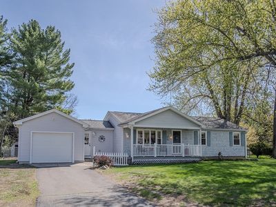 8 Applewood Ln