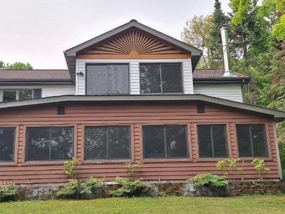 7524 Blue Water Beach Rd NW