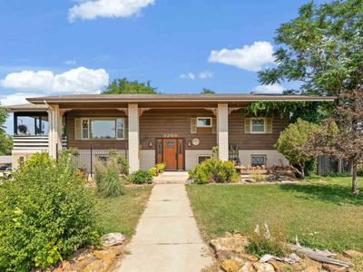 3208 Country Club Dr