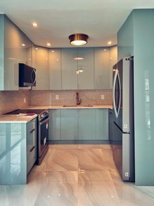 9287 SUNRISE Drive