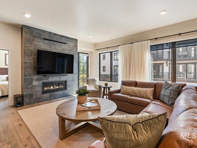 740 Village Dr #306