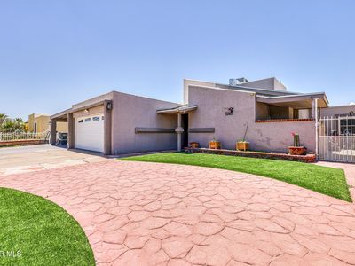 10746 Fury Ln