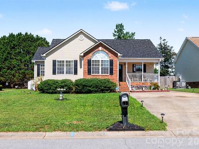 4008 Woodleigh Dr
