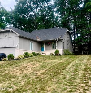 2923 Stoneleigh Dr