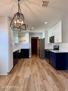 2527 SANDLEWOOD Circle