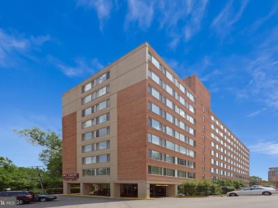 1210 N Taft St APT 909