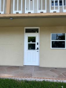 620 NE 12th Ave APT 107
