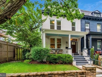 906 Allison St NW