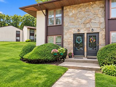2 Hemlock Court #2