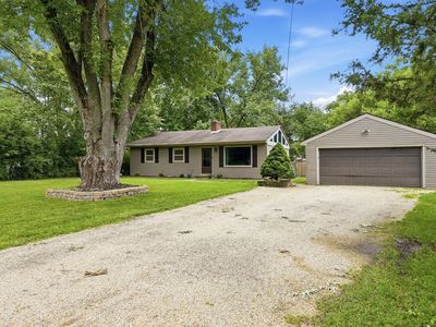 8945 E Teal Ln