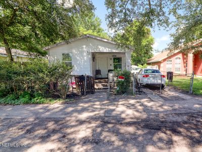 2214 PULLMAN Avenue