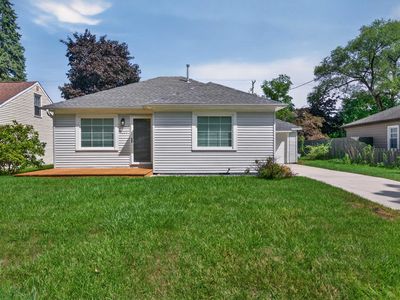 1205 Michigan St