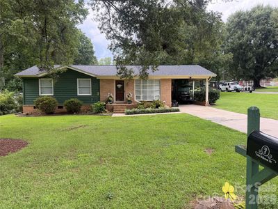 1104 Hillcrest Dr #L-34