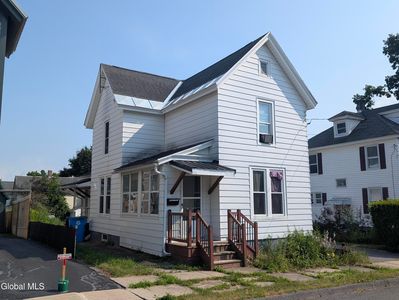 4 Oak Street