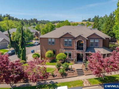 1410 W Meadows Dr NW