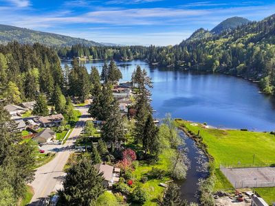 371 Lakeside Drive