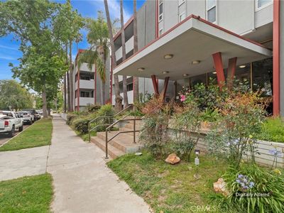 4915 Tyrone Ave APT 136