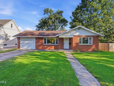 136 E Hobart Ave
