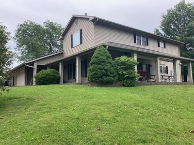 2216 Country Club Dr
