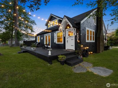 4202 L Place
