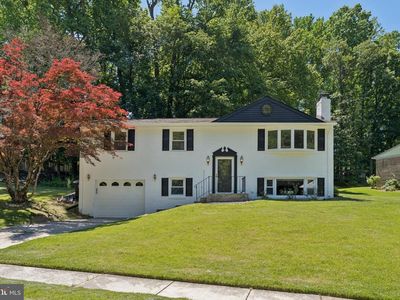 4801 Woodford Ln