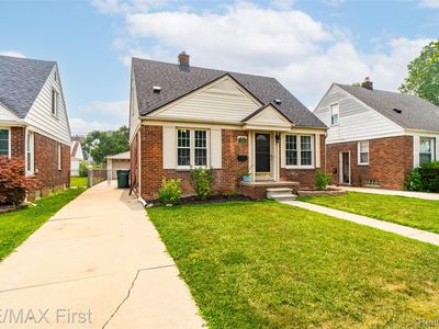 18223 Audette St