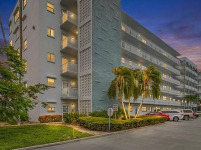 5925 SHORE BOULEVARD S #302
