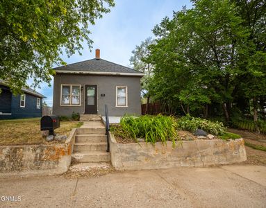 Property at 705 6th Ave W, Williston, ND