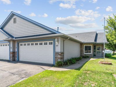 535 Meadows Dr